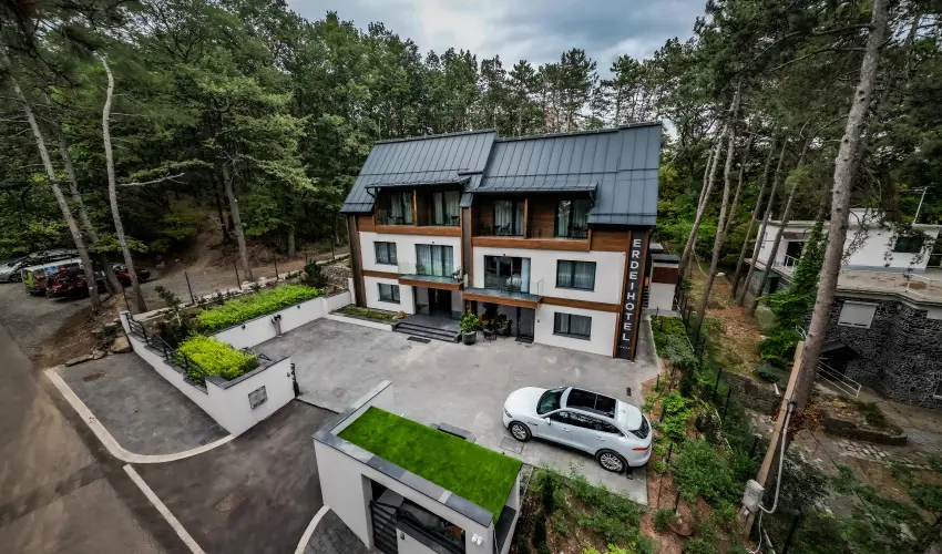 4 �vszak Erdeihotel M�traf�red - M�jus 1. (min. 2 �j)