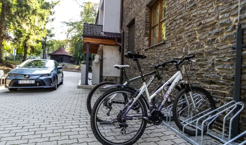 4 vszak Hegyihotel Mtrahza - Mjus 1. (min. 2 j)