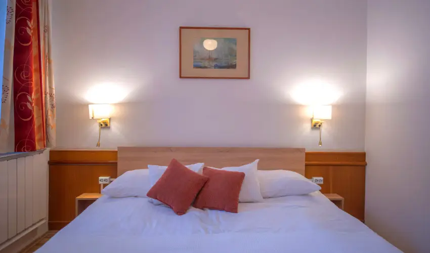 Abbzia Club Hotel Kk Keszthely - Mjus 1. - teljes elrefizetssel