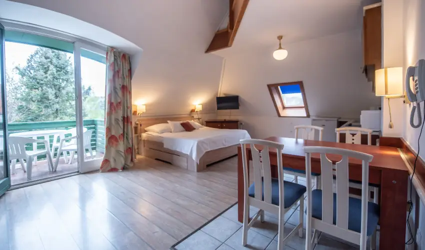 Abbzia Club Hotel Kk Keszthely - Mjus 1. - teljes elrefizetssel