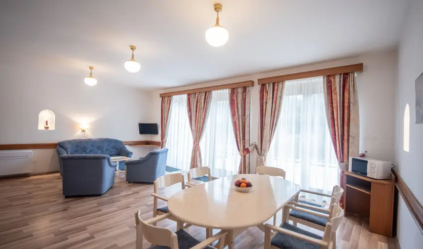 Abbzia Club Hotel Kk Keszthely - Mjus 1. - teljes elrefizetssel