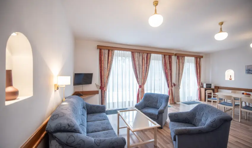 Abbzia Club Hotel Kk Keszthely - Mjus 1. - teljes elrefizetssel