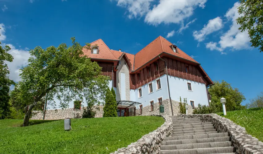 Club Dobogmajor Cserszegtomaj - Mjus 1. - teljes elrefizetssel (min. 2 j)