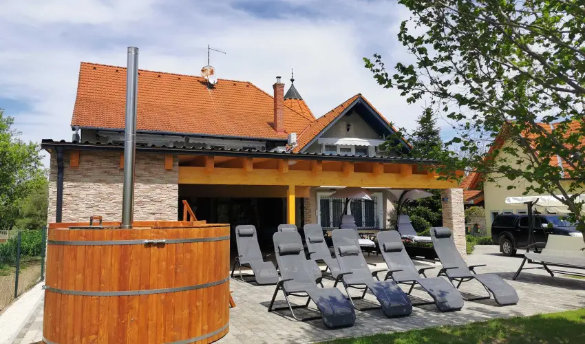 Admirl Villa Kehida Kehidakustny - Mjus 1. (min. 2 j)