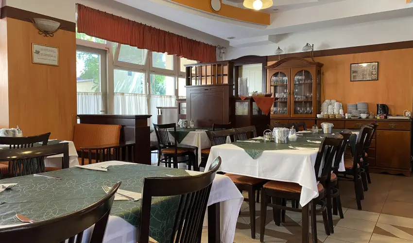 Tisza Alfa Hotel Szeged - Mjus 1.