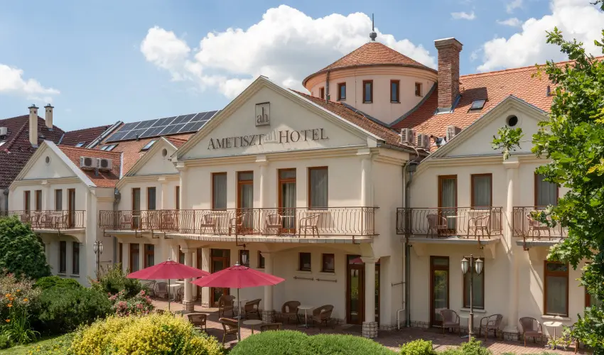 Ametiszt Hotel Hark�ny - M�jus 1.