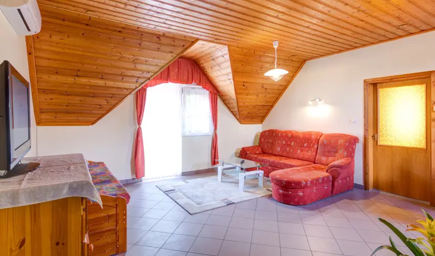 Andrea Villa Hvz - Mjus 1.