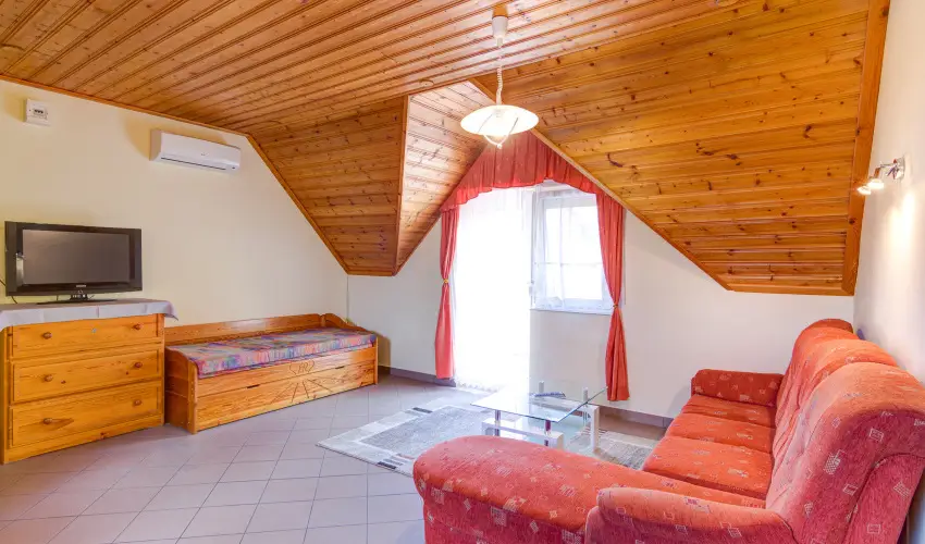 Andrea Villa Hvz - Mjus 1.