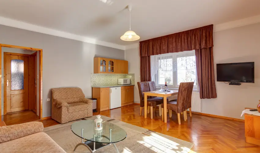 Andrea Villa Hvz - Mjus 1.