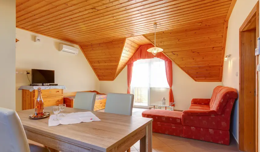 Andrea Villa Hvz - Mjus 1.