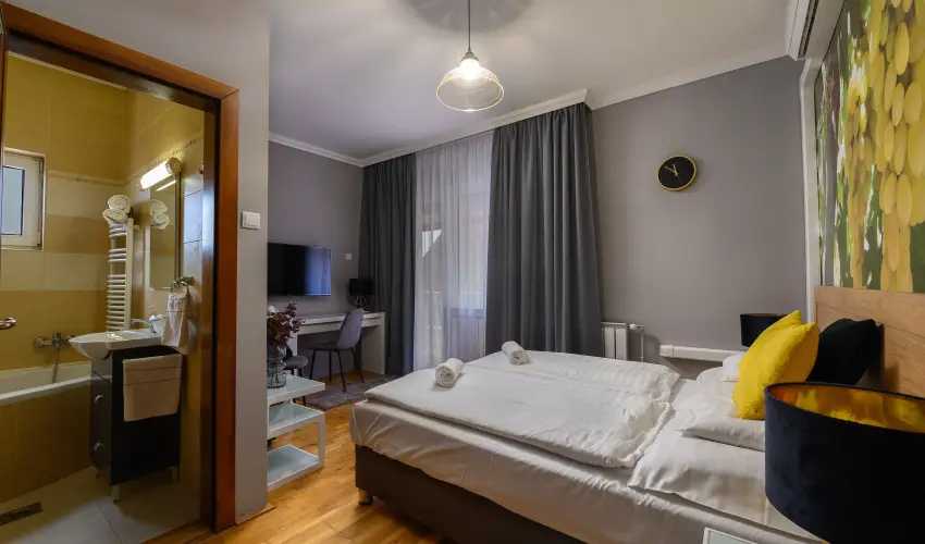 Angyal Panzi� Hajd�szoboszl� - M�jus 1. (min. 2 �j)