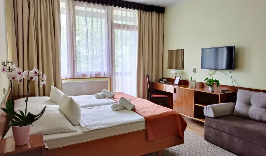 Apartman Hotel Bk, Bkfrd - Mjus 1. 