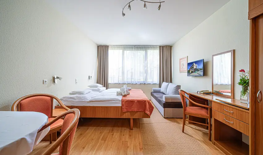 Apartman Hotel Bk, Bkfrd - Mjus 1. 