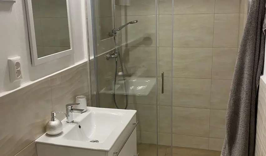 Apartman Szanyi Bk, Bkfrd - Mjus 1.