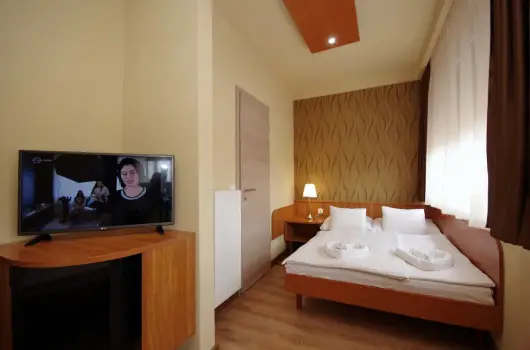 Aqua Hotel - M�jus 1.