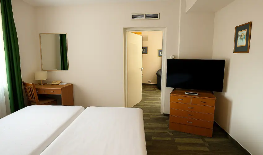 Aranyhomok Hotel Business & Relax Kecskem�t - M�jus 1.