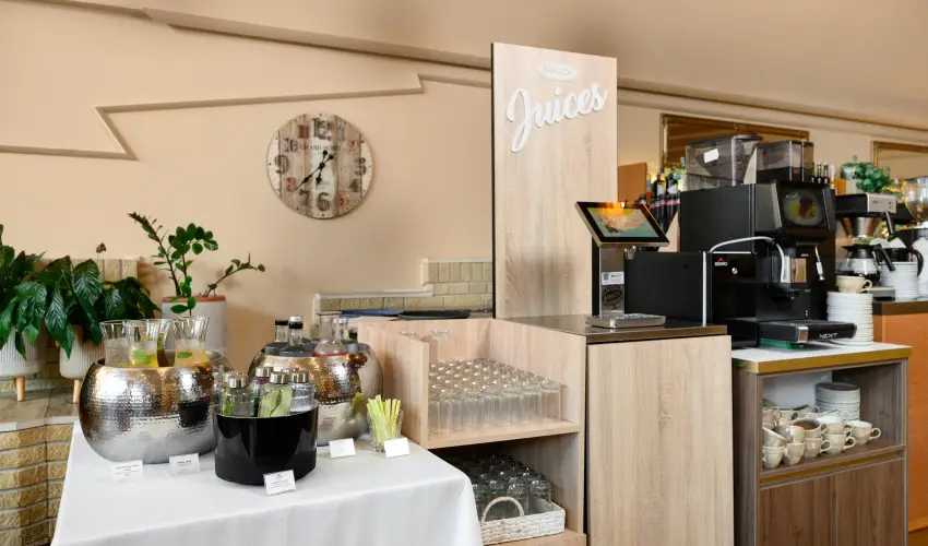 Aranyhomok Hotel Business & Relax Kecskem�t - M�jus 1.