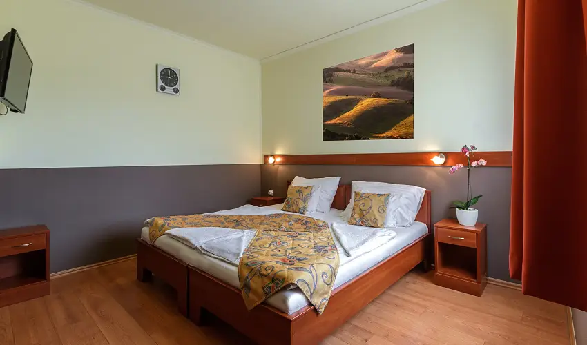 Aranypatk� Panzi� Gy�r�jbar�t - M�jus 1.