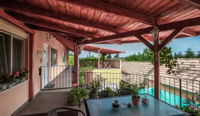 Aranypatk� Panzi� Gy�r�jbar�t