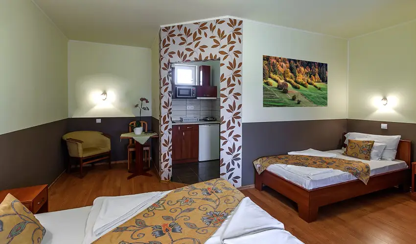 Aranypatk� Panzi� Gy�r�jbar�t - M�jus 1.