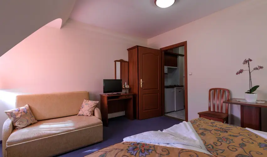 Aranypatk� Panzi� Gy�r�jbar�t - M�jus 1.