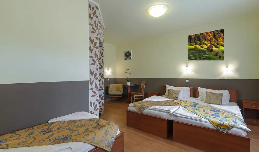 Aranypatk� Panzi� Gy�r�jbar�t - M�jus 1.