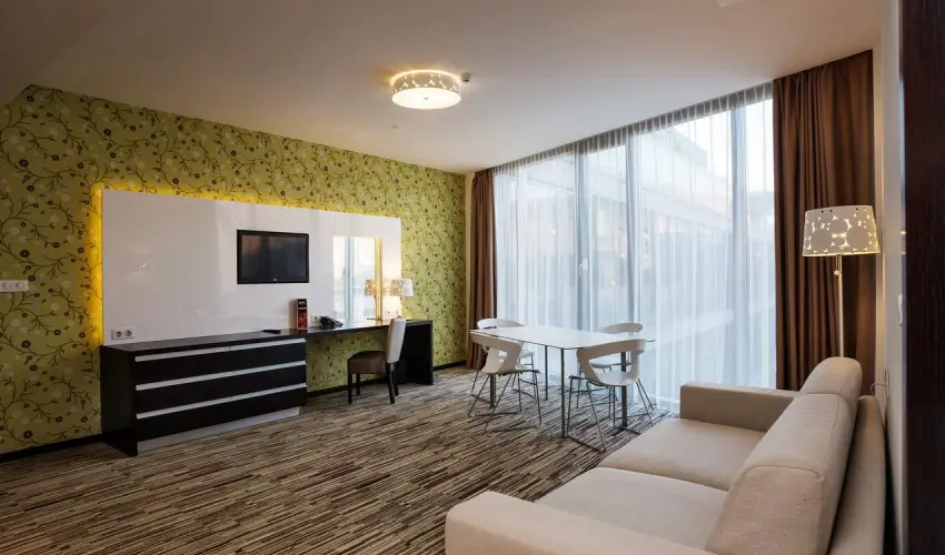 Art Hotel Szeged Szeged - M�jus 1. 