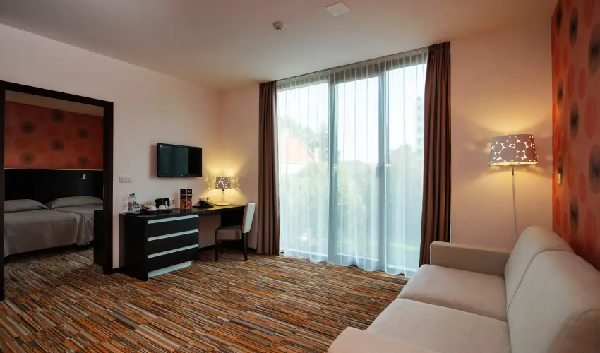 Art Hotel Szeged Szeged - M�jus 1. 