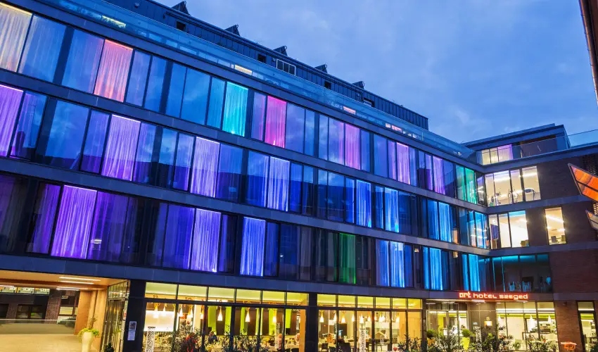 Art Hotel Szeged Szeged - M�jus 1. 