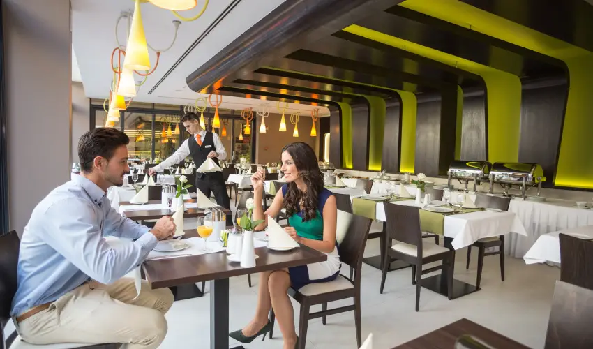 Art Hotel Szeged Szeged - M�jus 1. 