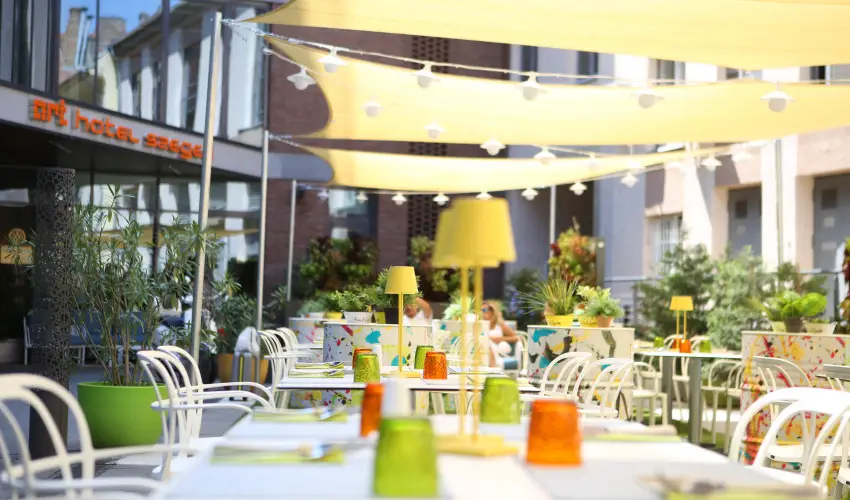 Art Hotel Szeged Szeged - M�jus 1. 