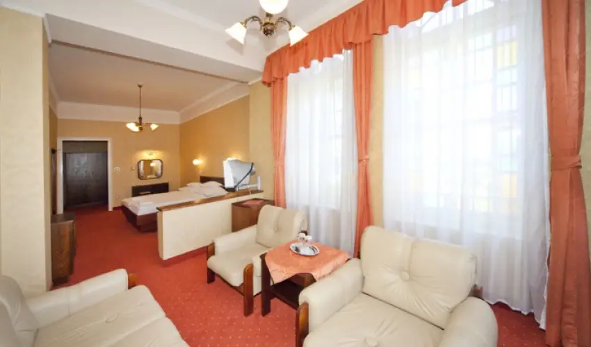 Astoria Hotel s tterem Balatonfred - Mjus 1.