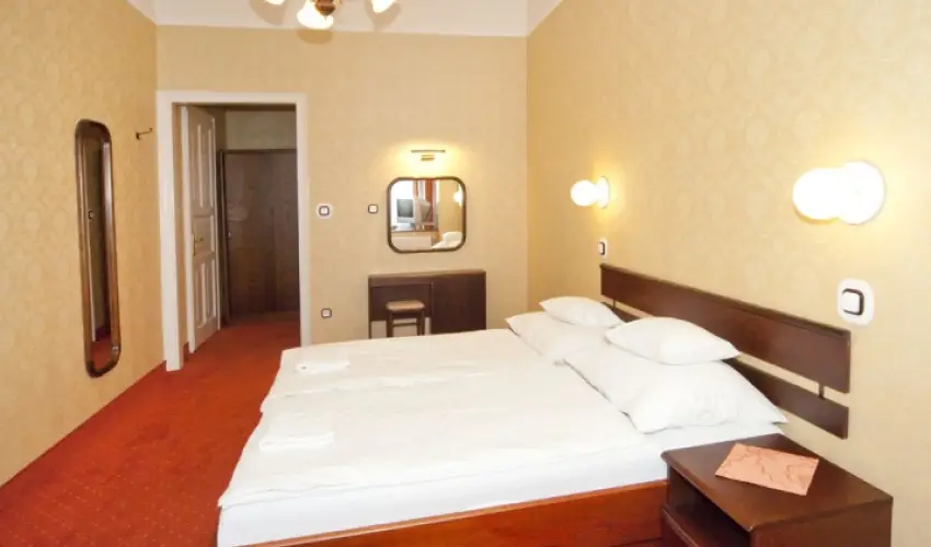 Astoria Hotel s tterem Balatonfred - Mjus 1.