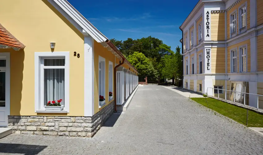 Astoria Hotel s tterem Balatonfred - Mjus 1.