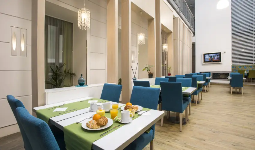 Atrium Fashion Hotel Budapest - Mjus 1. - teljes elrefizetssel