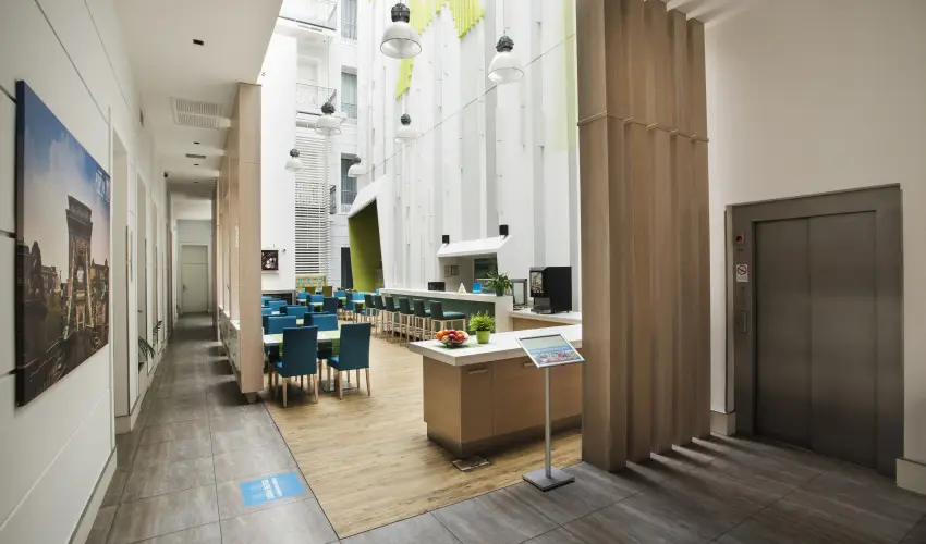 Atrium Fashion Hotel Budapest - Mjus 1. - teljes elrefizetssel