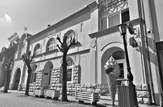 �trium Hotel - M�jus 1.