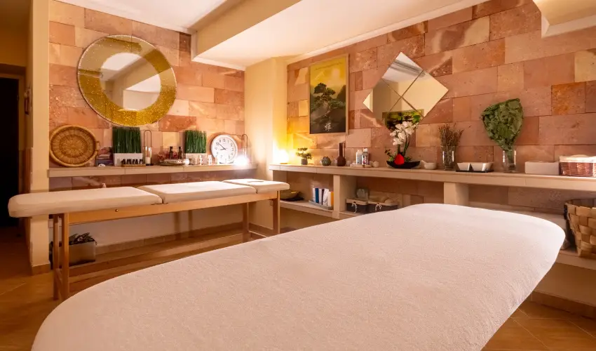 Aurora Hotel Miskolctapolca - Mjus 1.