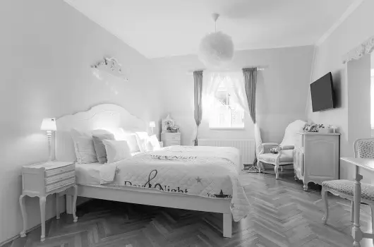 Aurora Vend�gh�z - K�t �nnep k�z�tt (min. 3 �j)