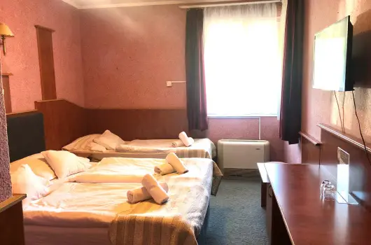 Bagolyv�r In�rcs - M�jus 1. 