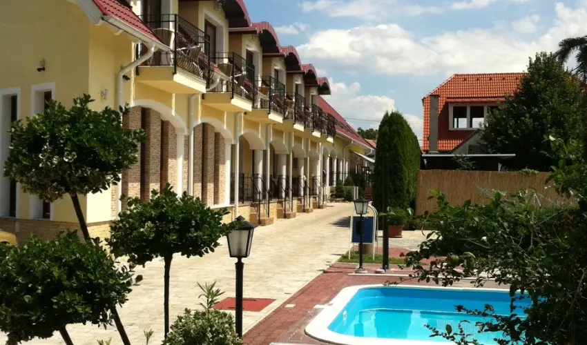 Bajor Panzi Aparthotel Bk, Bkfrd - Mjus 1.