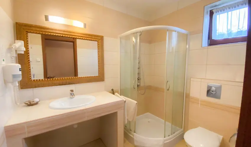 Bajor Panzi Aparthotel Bk, Bkfrd - Mjus 1.