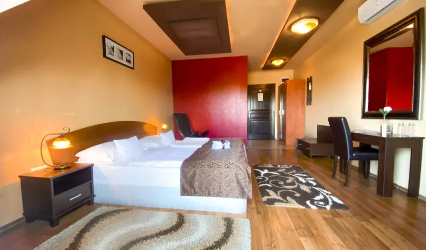 Bajor Panzi Aparthotel Bk, Bkfrd - Mjus 1.