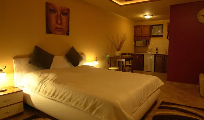 Bajor Panzi Aparthotel Bk, Bkfrd - Mjus 1.