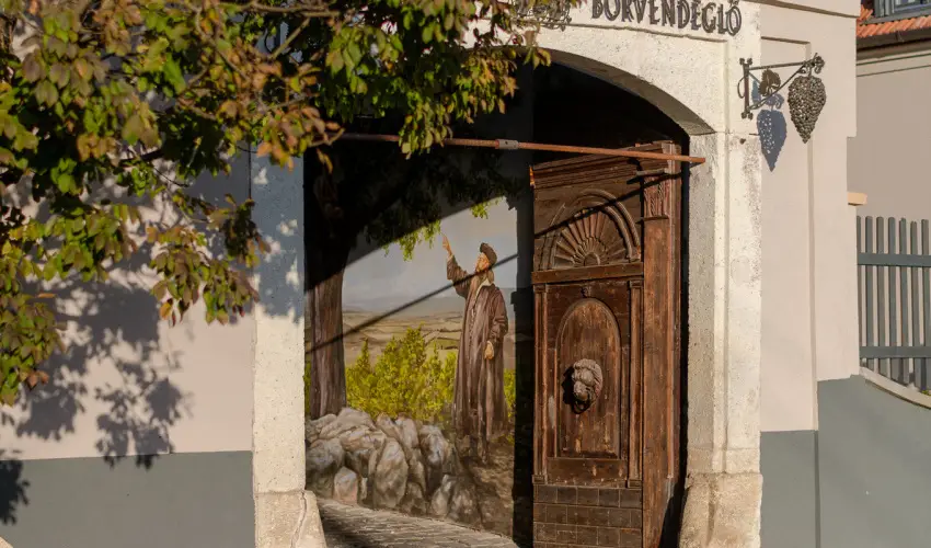 Barka Gal�ria Hotel �s �tterem T�llya - M�jus 1.