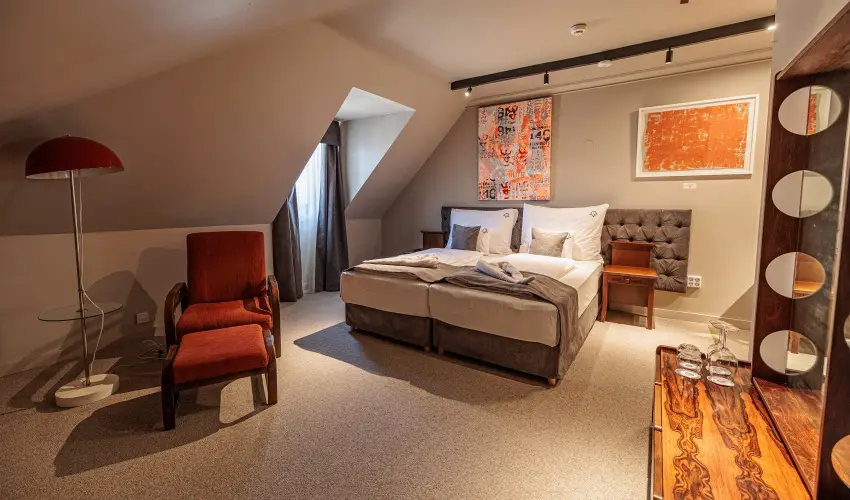 Barka Gal�ria Hotel �s �tterem T�llya - M�jus 1.