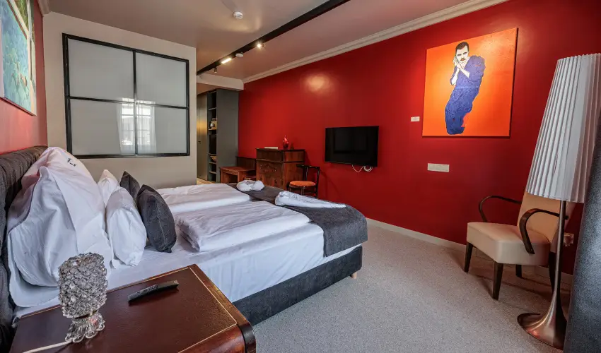 Barka Gal�ria Hotel �s �tterem T�llya - M�jus 1.