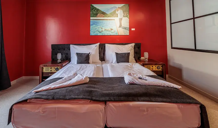 Barka Gal�ria Hotel �s �tterem T�llya - M�jus 1.