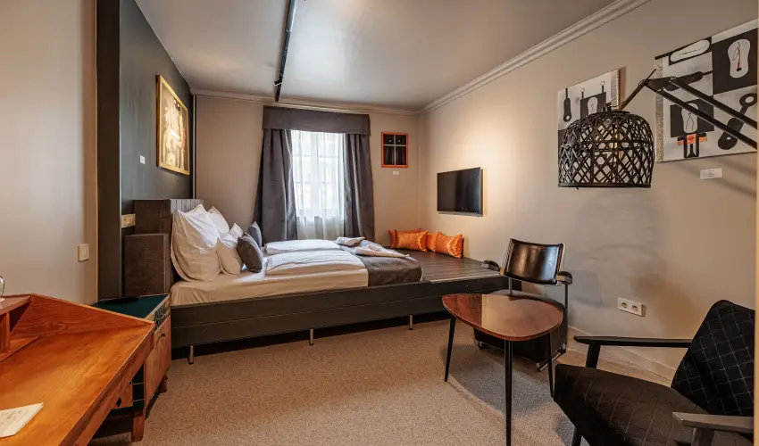 Barka Gal�ria Hotel �s �tterem T�llya - M�jus 1.