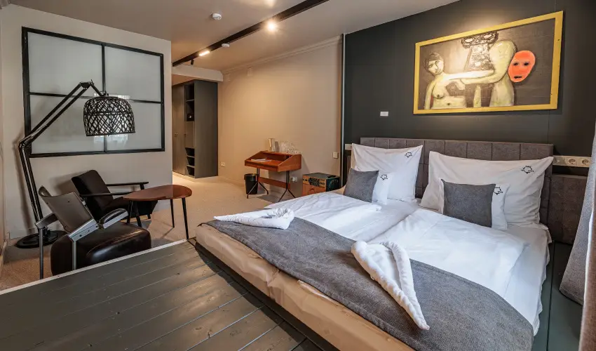 Barka Gal�ria Hotel �s �tterem T�llya - M�jus 1.